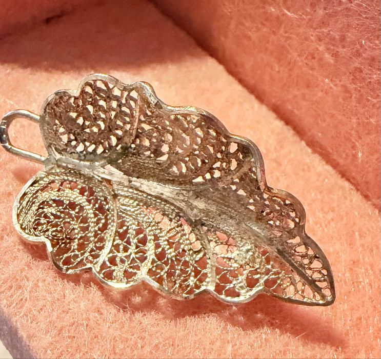 Pregadeira Folha em prata (filigrana)