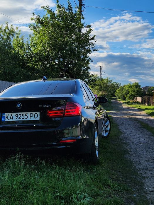 BMW 320i Xdrive 2014 рік
