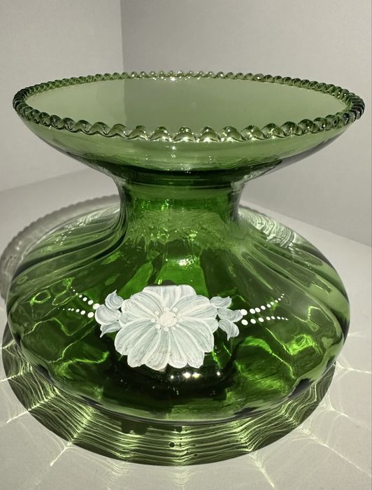 Редкая ажурная ваза зеленое стекло, ручная роспись