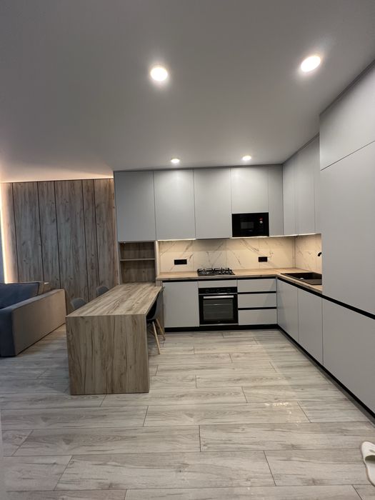 Оренда 2 кімнатної квартири + кухня студія.  Перша здача.