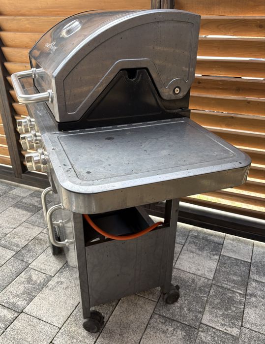 Grill gazowy, gotowy do sezonu