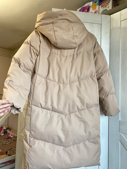 Куртка зимова жіноча бежева розмір М