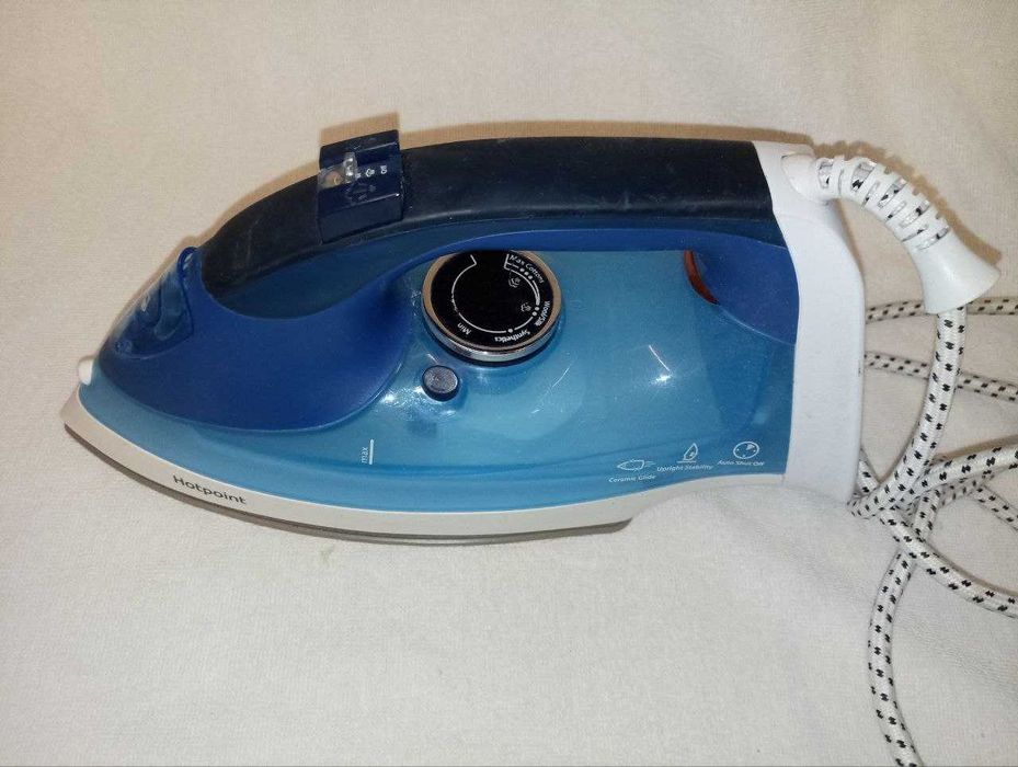 Праска Hotpoint Ariston SI DC30 BA1