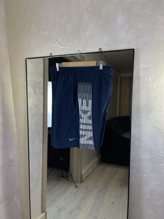 Шорти Nike Dri-FIT з дихаючої тканини та еластичним поясом