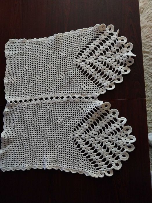 Dwie zazdroski na okno Haft szydełkowy  ecru.