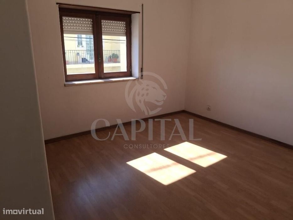Apartamento T2 em Moradia