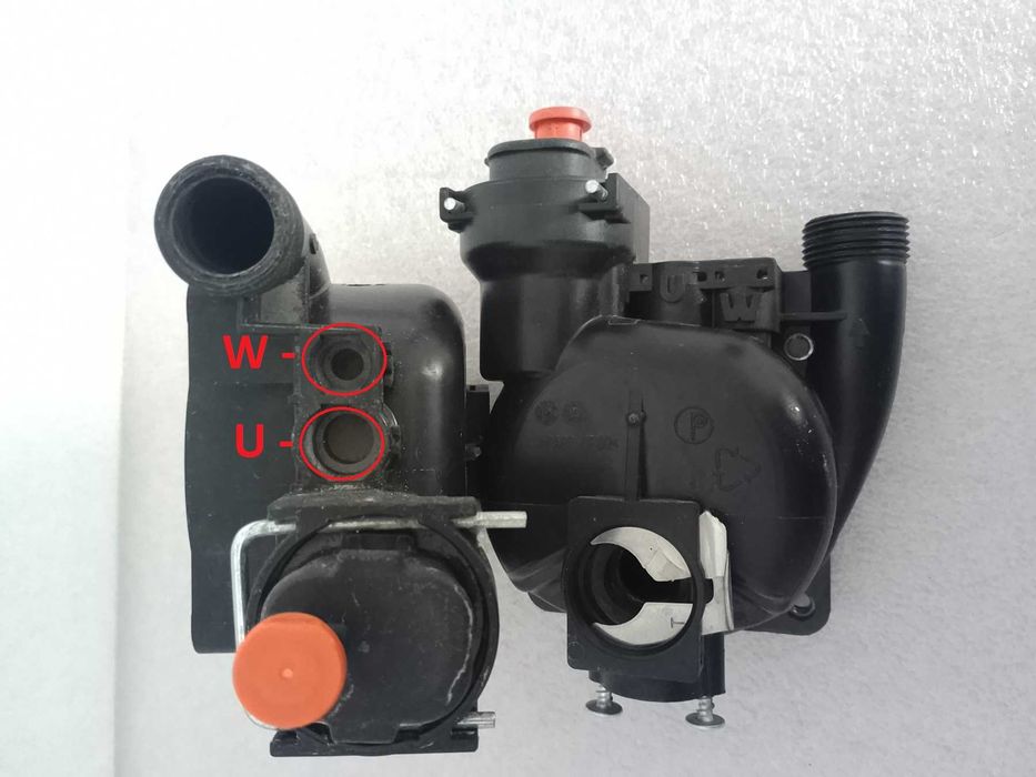 Равлик, кришка насоса Ariston, Protherm, Biasi (65103097)