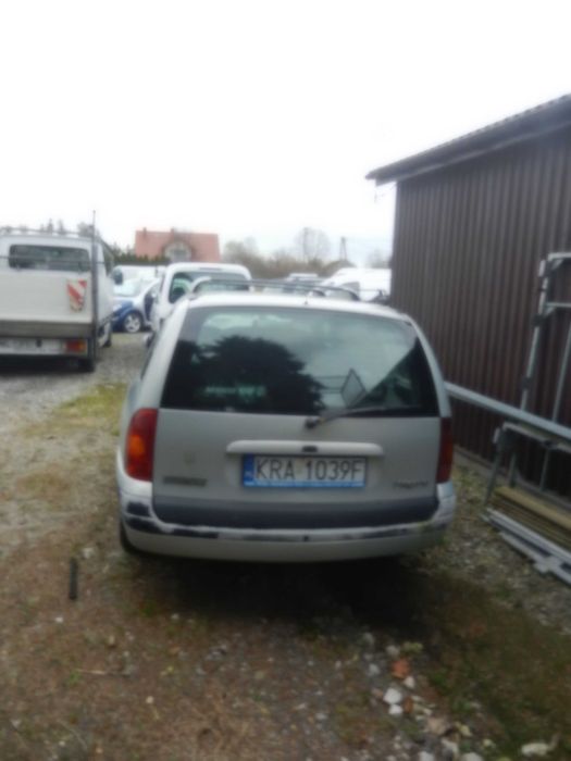 Renault Megane 1,9 DCi  2000r. 98 KM nowe wtryski