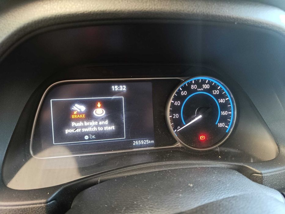 Automovel Nissan LEAF
