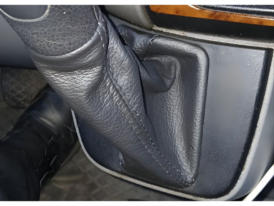 Mercedes Sprinter W906 2006-2018 рр. Чохол КПП (шкіра) Механіка