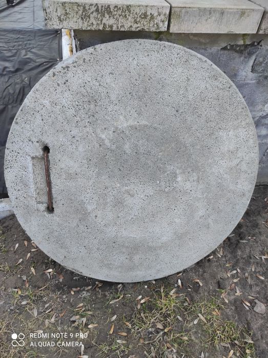 Betonowa pokrywa do szamba, studni