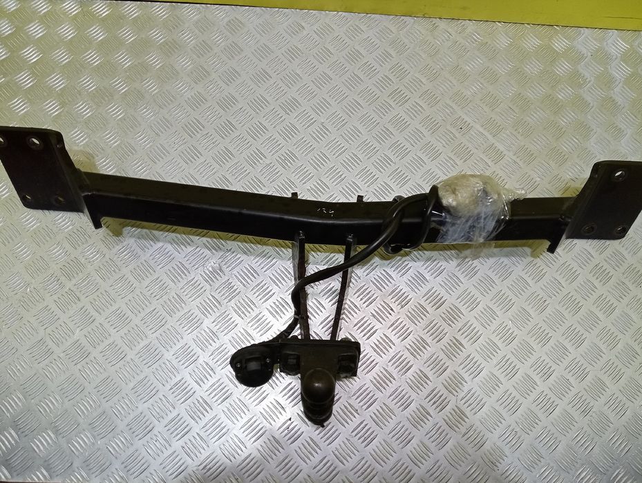 Фаркоп Touareg NF 2010-2014 Буксировочный крюк Туарег разборка Шрот