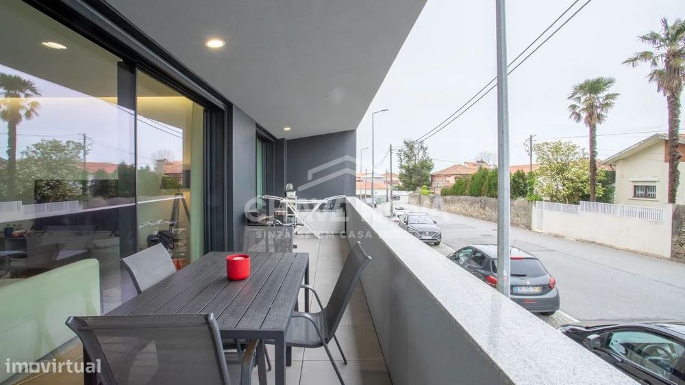 Apartamento T2 na Madalena perto da Linha Férrea e da A44.