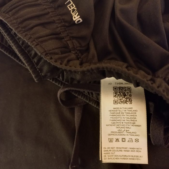 Puma- czarne spodenki sportowe-S
