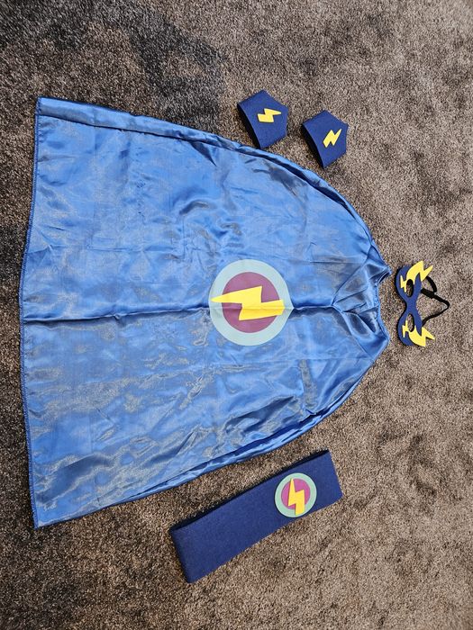 Strój superbohatera dla dziecka