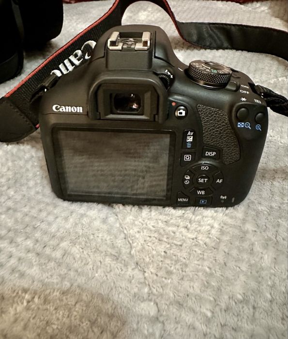Camera canon 2000D