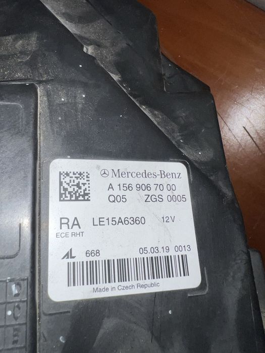 Otica mercedes gla led 2019 direita