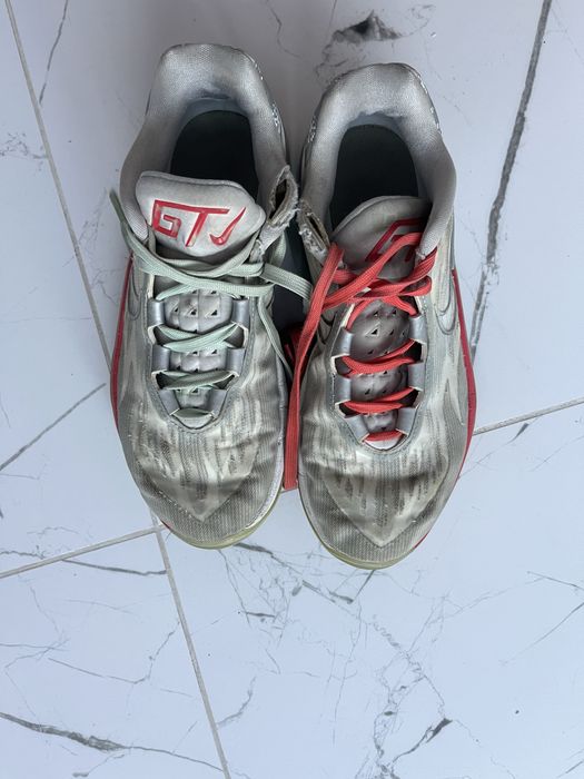 баскетбольні кросівки nike GT cut 40 розмір
