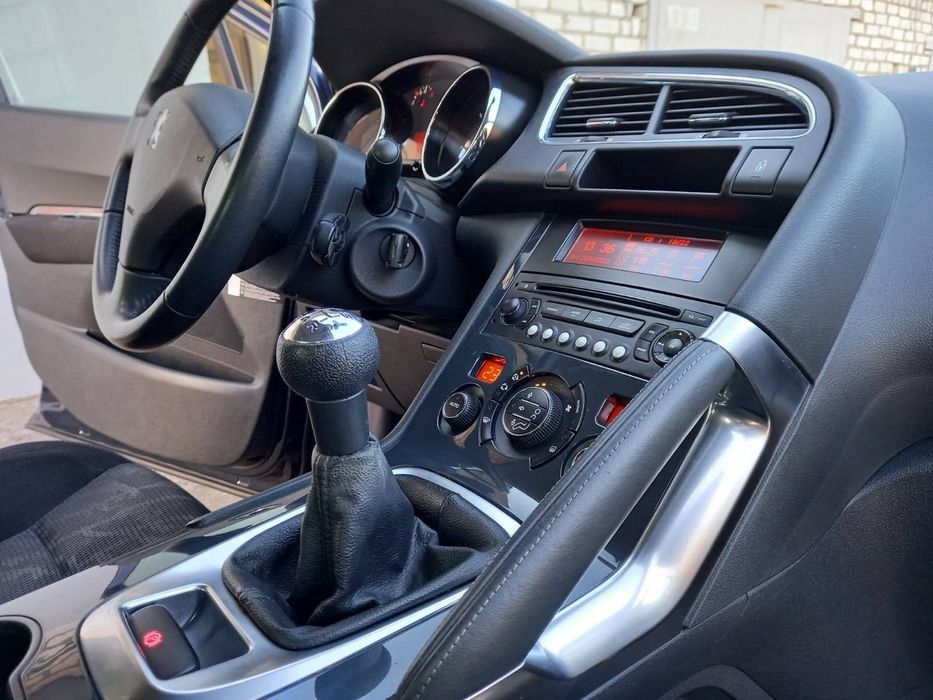 Продам машину терміново знаходиться в місті Миколаїв