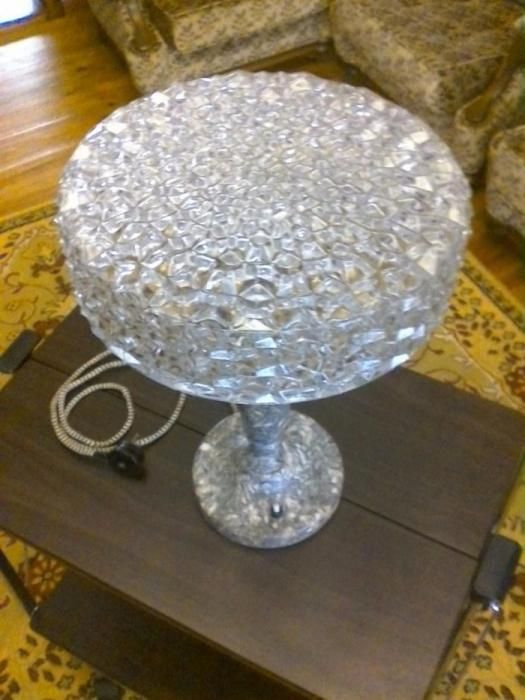 Продам антикварну мармурову настільну лампу.