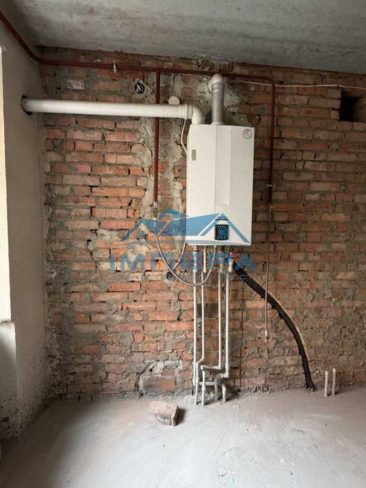 Продам 2-кімнатну квартиру в новобудові на Боженка . Розглядають продаж по державним програмам