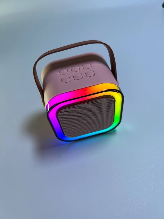 Колонка з мікрофонами