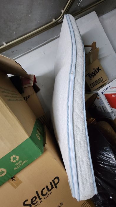 Vendo ca de.bebe com colchao  usado em.bom estado