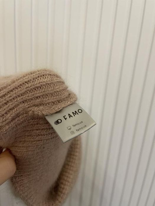 Ангоровая теплая шапка с отворотом ,шерсть 50% famo