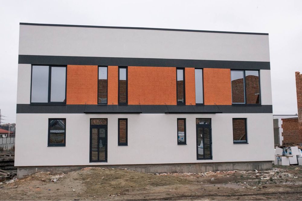 Продаж котеджів з міськими комунікаціями на масиві Макарова!