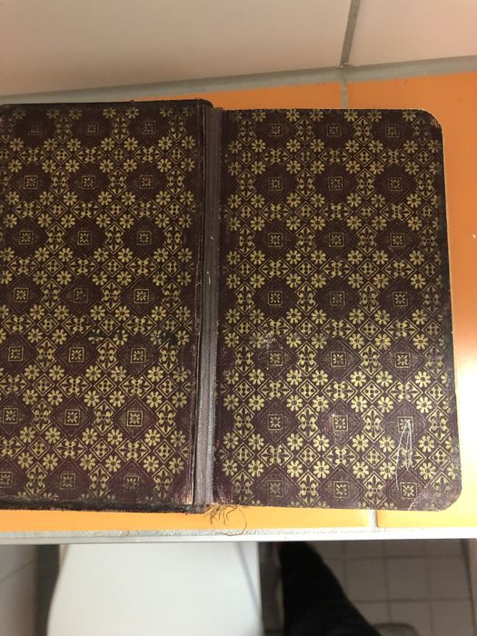 Старинная антикварная книга на французком языке