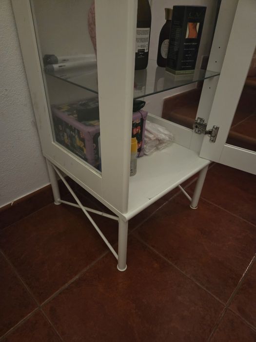Móvel / Vitrine branco