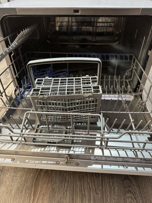 Посудомийна машина настільна Hansa