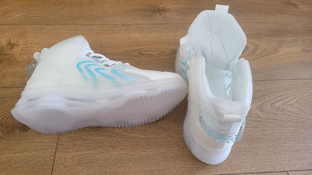 Sneakersy, buty sportowe