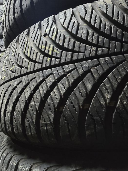 215/55R17 Goodyear Vector4season GEN-2 24р