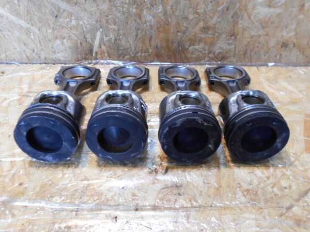 Поршень Шатун Renault Trafic 2.0 dci Трафик 2.0 Opel Vivaro 2.0 cdti