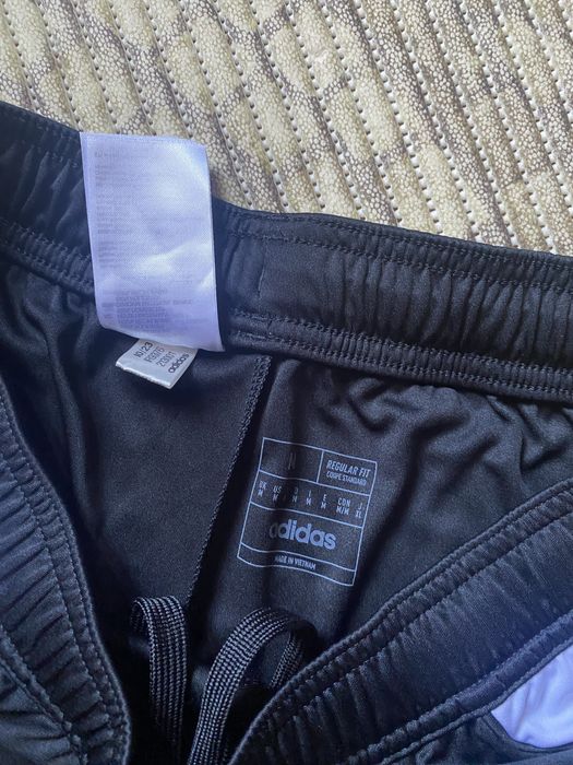 Продам шорты adidas