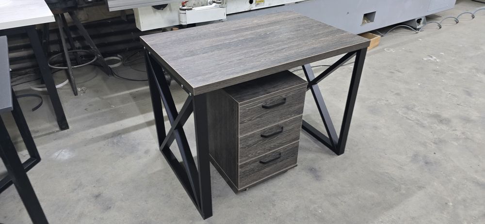 Стол .мебель лофт .торговая витрина .мебель для кафе. Бар .