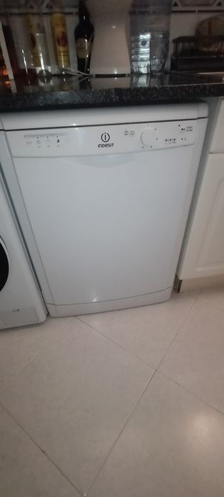 Máquina de lavar louça com avaria