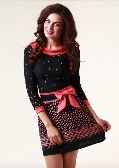 Красивое, новое платье, на весну-осень