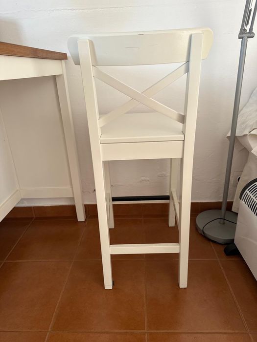 Ilha de cozinha IKEA TORNVIKEN – branco-bege/ carvalho  com 2 cadeiras ROSENTORP