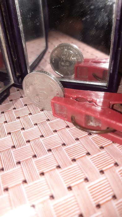 Монета 5 гривень. Перевертиш