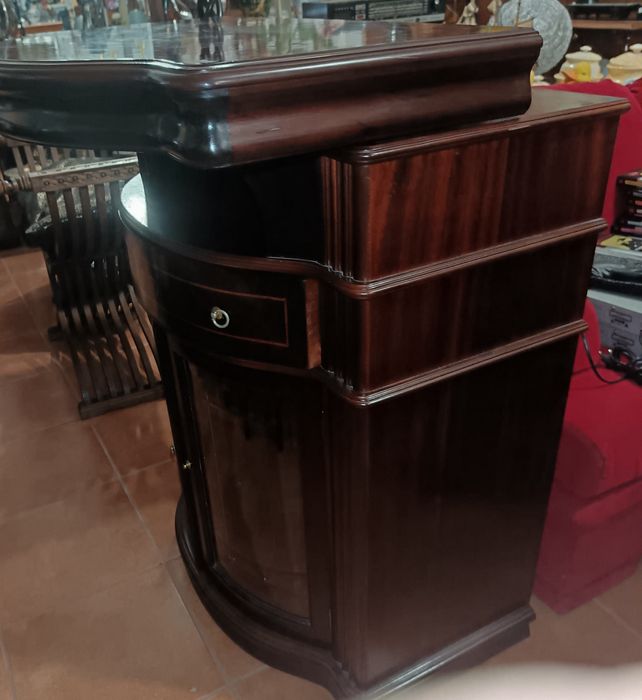 Móvel TV rotativo com bar