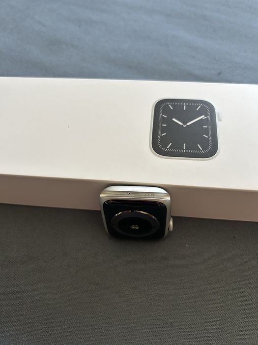 Apple watch series 5 44mm ( caixa + acessorios)