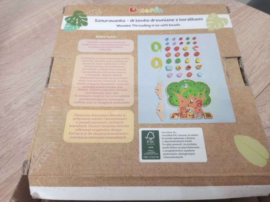 Zabawka sznurowanka drzewko drewniane