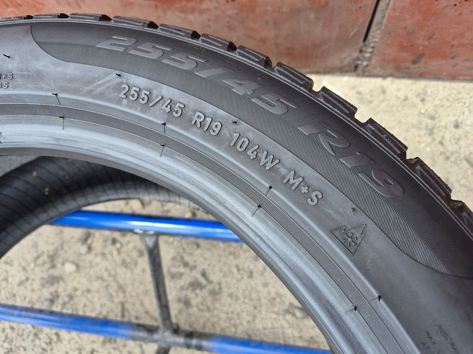 255/45/19 R19 Pirelli Sottozero 3 TO 4шт ціна за 1шт шини