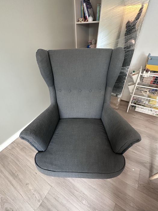 Sofá ikea  strandmon cinzento
