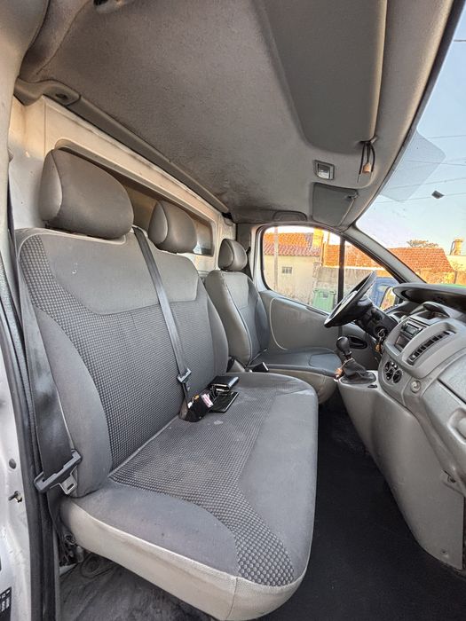 Opel vivaro 2.0 DCI ( Renault trafic )