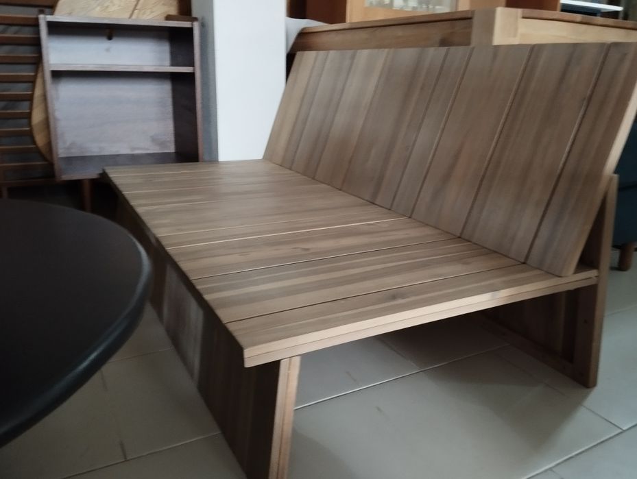 Sofá de jardim em acácia