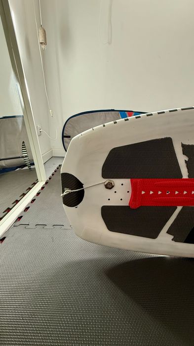 Armstrong Foil Assist Surf Board – 39L with 550 Wh Battery E-FOIL