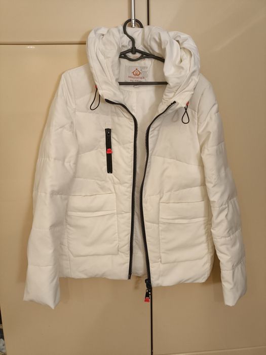 Біла куртка демісезонна